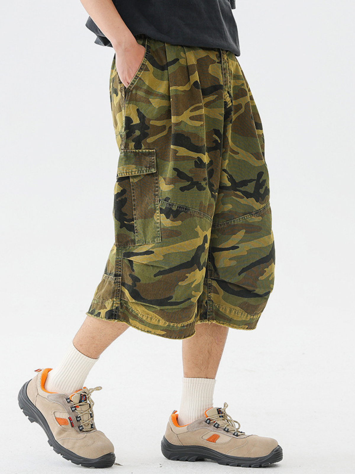 CampShell – Unisex-Camouflage-Shorts mit mehreren Taschen in lockerer Passform