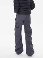 SleekLine – Herren-Cargohose mit geschwungenem Schnitt, Kreuzriemen und mehreren Taschen