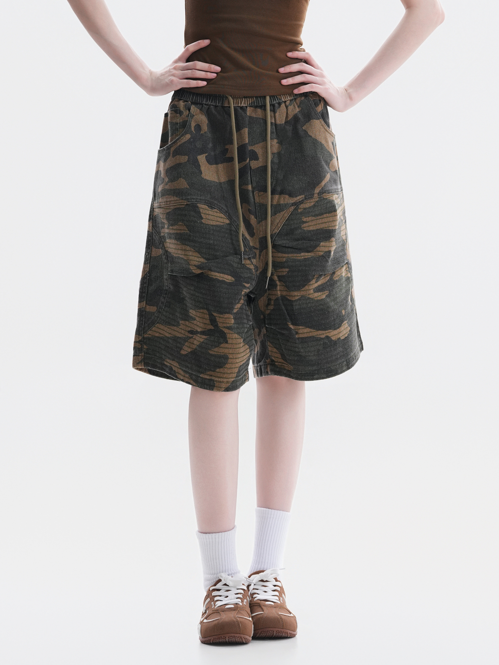 FoxCreek – Damen-Cargoshorts im gewaschenen Camouflage-Look