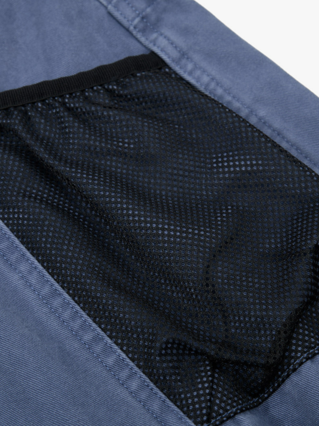 SleekLine – Herren-Cargohose mit geschwungenem Schnitt, Kreuzriemen und mehreren Taschen