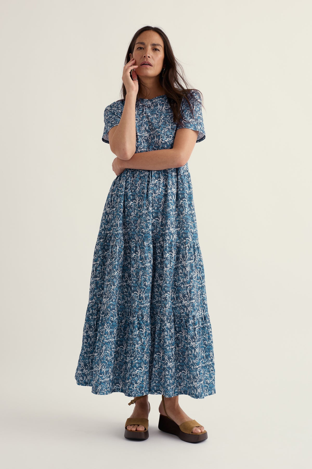 Kurzarmkleid mit Line-Strokes-Print aus GOTS-zertifiziertem Bio-Baumwolljersey