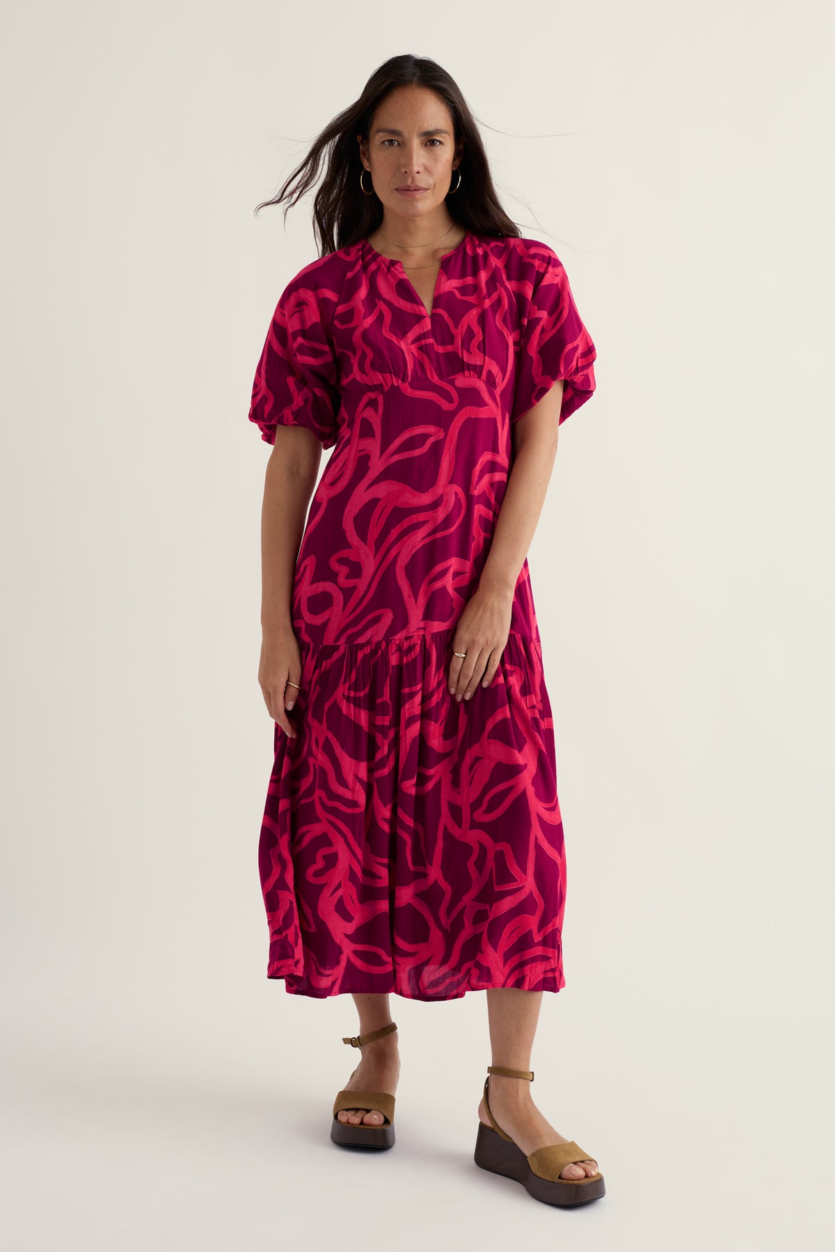 Gestuftes Empire-Kleid für das Wasser 