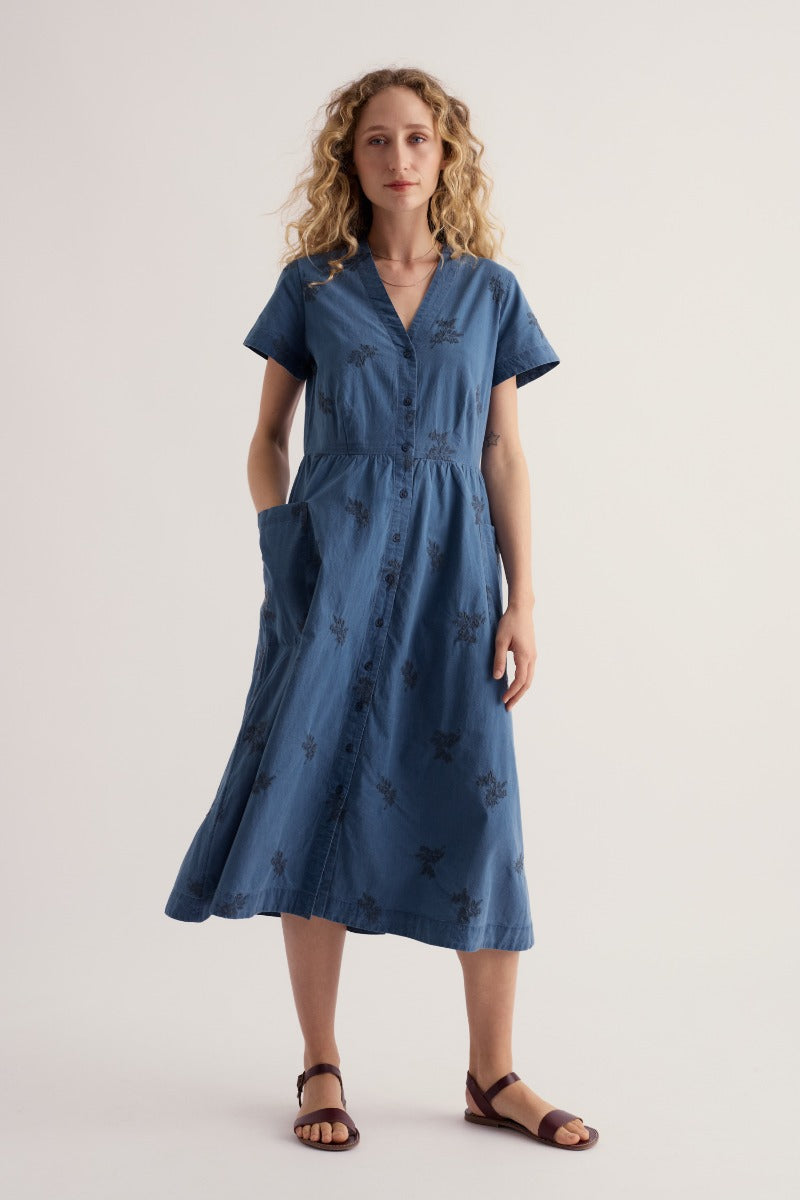 Fowen besticktes Hemdkleid