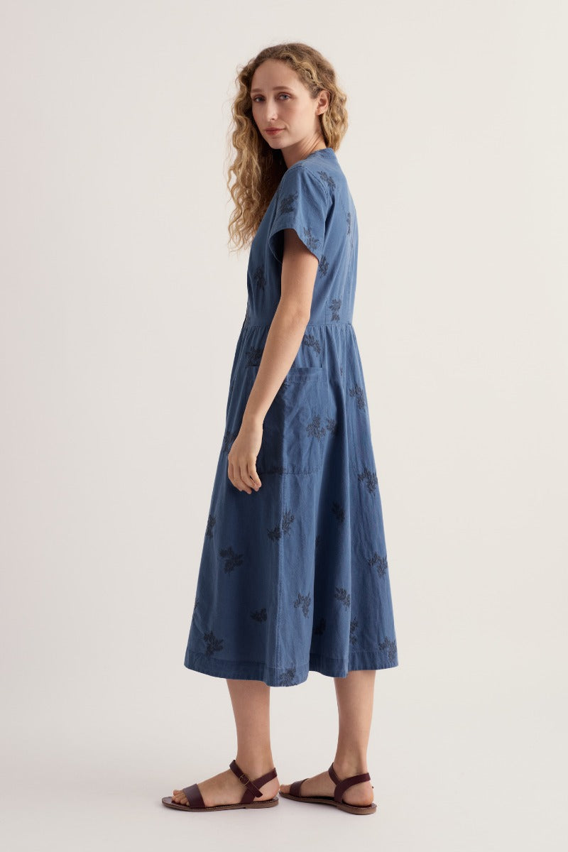 Fowen besticktes Hemdkleid